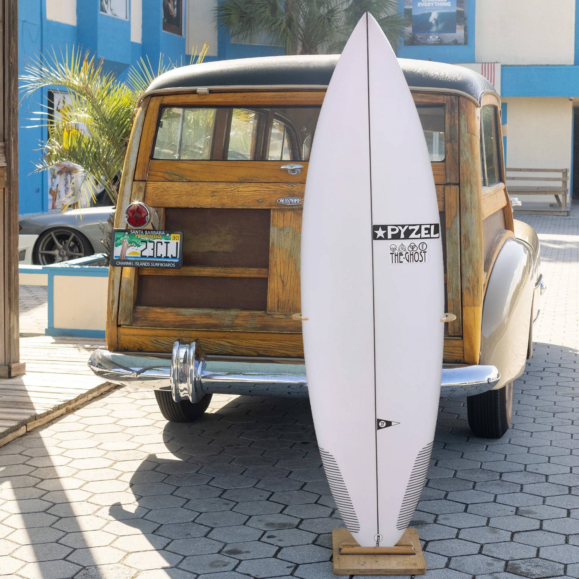 Pyzel Ghost 5'11 Surfboard - Futures