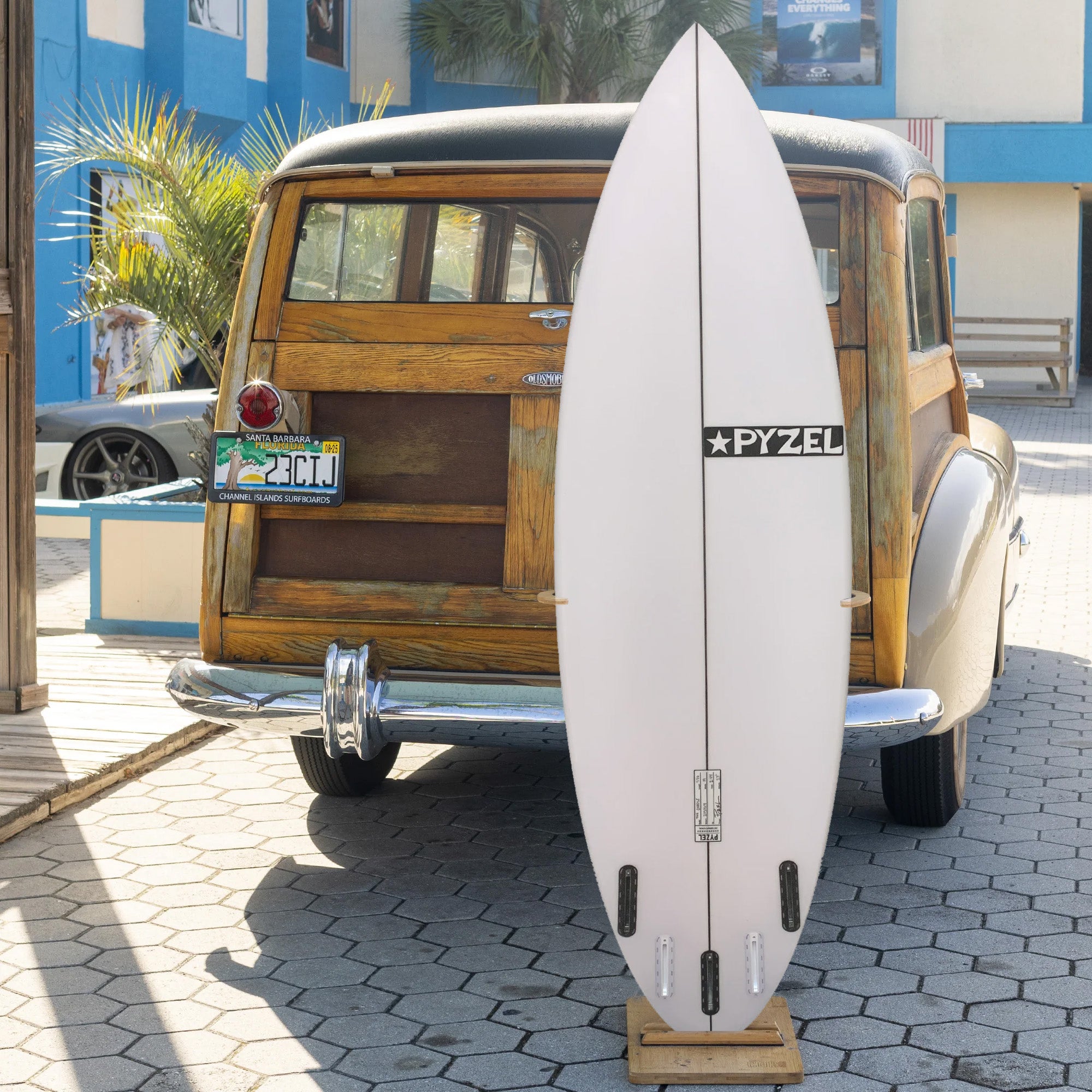 Pyzel Ghost 5'11 Surfboard - Futures