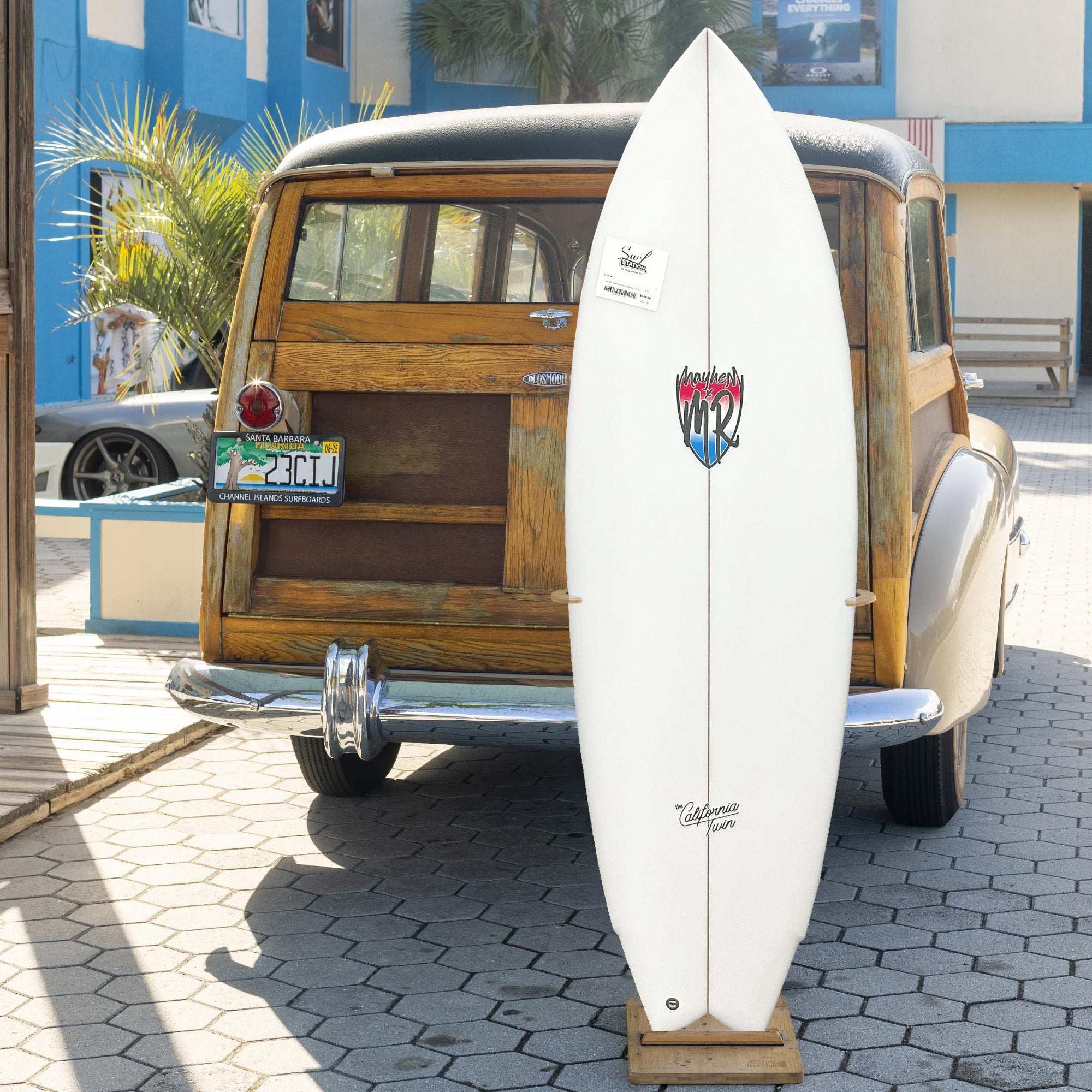 Lost MR California Twin Swallow 5'8 Surfboard - FCS II